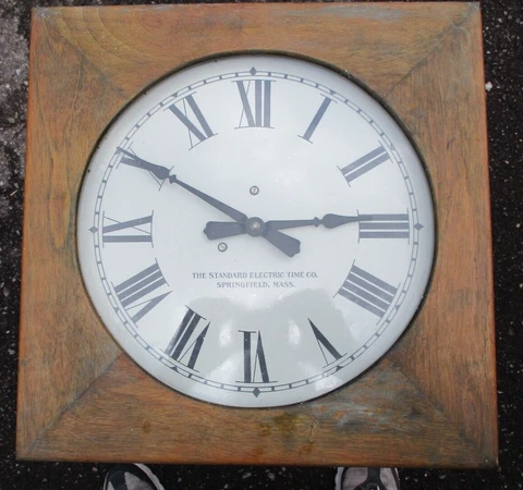 Standard Electric Time Co. Springfield, Mass 1928 Walnut Slave Clock Marygrove Cover