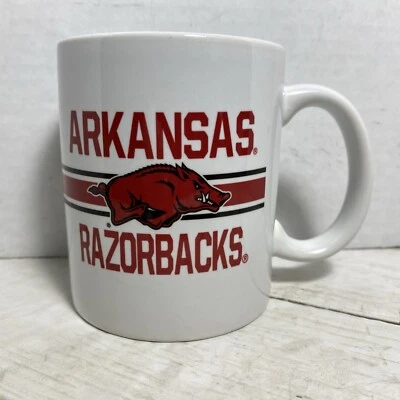 Логотип кофейной кружки Arkansas Razorbacks с обеих сторон - Изображение 1 из 4