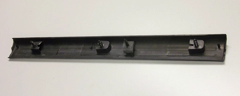 2004 Chrysler 300M Door Sill Trim Front Left Driver Side 57521-I LH - Image 1 of 1