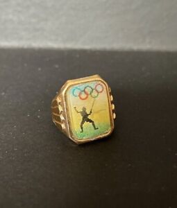 OLYMPIC GAMES VINTAGE RARE 1960's GUMBALL FLICKER RING, FENCING SPORT