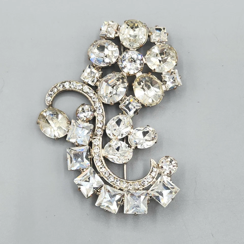 Broche retro sin firmar blanco NY grande transparente cuadrado ovalado estrás flor remolino Foto 1 de 4