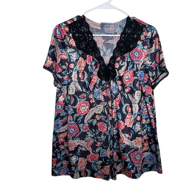 Top de pijama Vanity Fair para mujer mediano floral con botones de encaje manga corta Foto 1 de 4