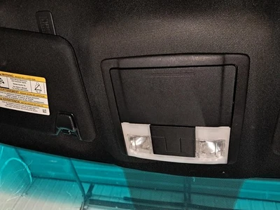 Consola central superior delantera usada se adapta a: Ford Explorer 2017 techo sin techo corredizo sin po Foto 1 de 4