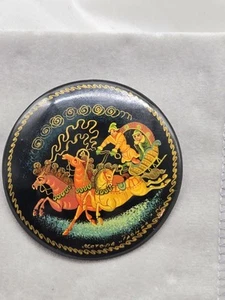 Vintage Russian Lacquer Brooch Mstera School Handpainted Depicting Troika Scene - Picture 1 of 4