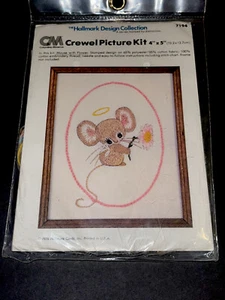 Vintage Columbia Minerva Crewel Bilderset Maus mit Blume Punze Design 1978 - Bild 1 von 5