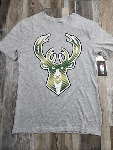 NEW Giannis Antetokounmpo Bucks Mens Sz MEDIUM Tee Shirt NBA Apparel TShirt NWT Cover