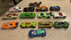 2000s Lot of 14 Loose HOT WHEELS EX/NRMT - Picture 1 of 2