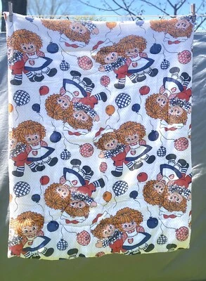 Manta de cuna vintage años 80 - Raggedy Ann + Andy Foto 1 de 2