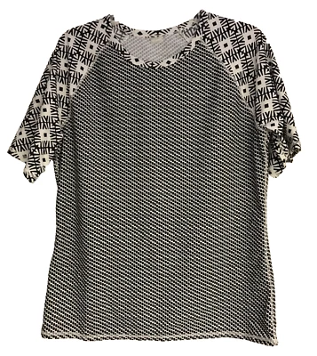 Old Navy Large Geometric Print Activewear Short Sleeve Pullover Shirt Stretch - Image 1 of 4