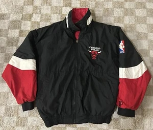 Vintage NBA Chicago Bulls Pro Player Red Black Reversible Puffer Jacket S-Medium - Picture 1 of 8