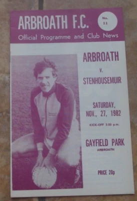 1982-83 (Nov)  Arbroath  v  Stenhousemuir  - Scottish Division Two - Image 1 of 2