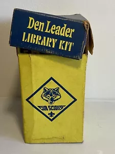 Vintage Cub Scouts Den Leader Library Kit 1973 Used - Picture 1 of 14