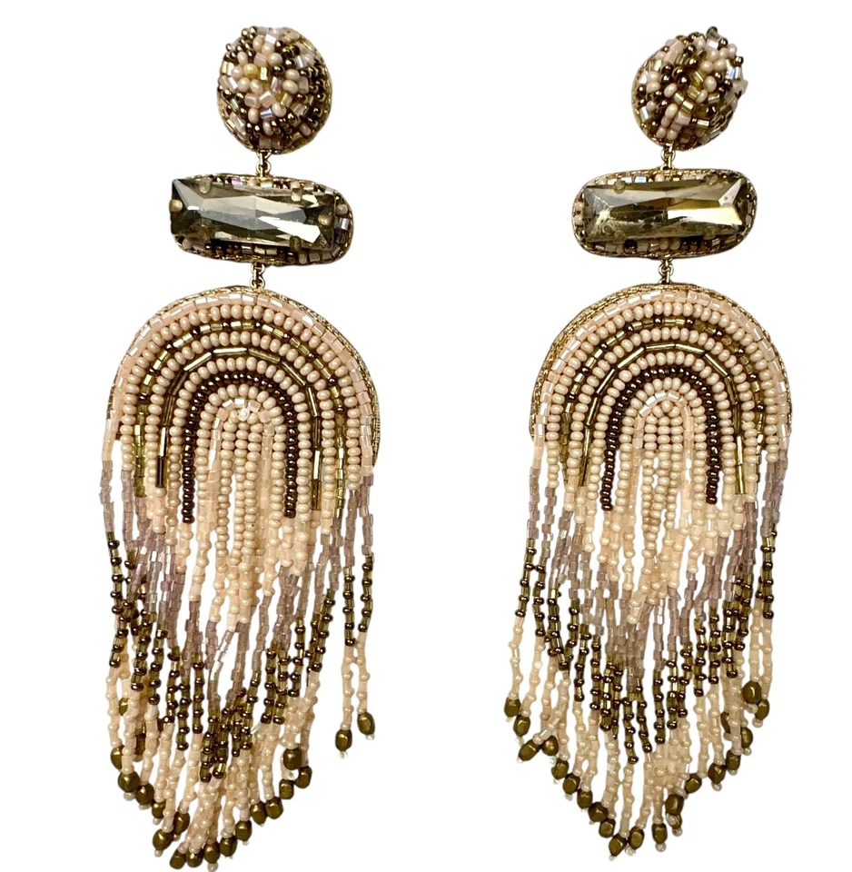 Brincos Deepa Gurani Ishani bege/marrom contas cintilantes pós lustre - Imagem 1 de 3