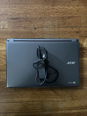 Acer Chromebook 15 - CB3-532 - Modelo N15Q9 - Celeron - 4GB RAM - 16GB eMMC Foto 1 de 4