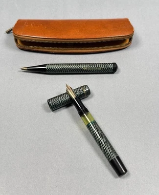 Juego de Pluma Estilográfica y Lápices WK Original De Colección con Estuche con Cremallera Foto 1 de 4