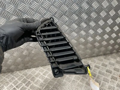 MITSUBISHI L200 2.5 DI-D 2006-2014  Air Vent Central Left N/S MN123715XA - Image 1 of 4