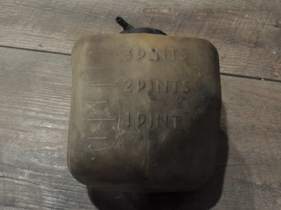 Chevrolet Corvette C3 1973-1977 tanque de expansión de radiador de refrigerante OEM Foto 1 de 4