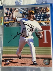 Jason Grilli autographed baseball photo. Pittsburgh Pirates Relief Pitcher.  - Picture 1 of 2