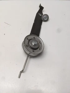 Polea loca Troy-bilt OEM con montaje de soporte SQUALL 179cc gas 21" soplador de nieve - Imagen 1 de 5