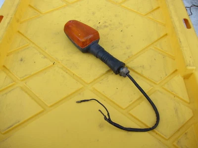 1985 年雅马哈 FJ1100 FJ 1100 原始设备制造商左前旋转信号灯指示器 — 第 1/4 张图片