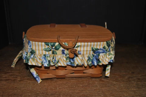 1997 Longaberger Basket With Lid And Protector And Liner Cover