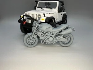 Ducati Monster 696 unlackiertes Resinmodell im Maßstab 1:24 - Bild 1 von 7