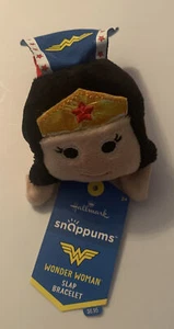 Hallmark Snappums DC Comics Plush Slap Bracelet - WONDER WOMAN - Picture 1 of 5