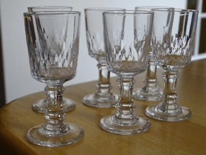 BACCARAT 6 ANCIENS PETITS VERRES LIQUEUR CRISTAL MODELE RICHELIEU 8,5 cm lot n°2 - Picture 1 of 8