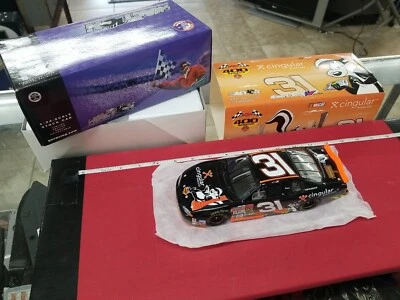 ROBBY GORDON 1:24 NASCAR 压铸 MONTE CARLO 400 REMATCH 动作赛车 Looney Tu — 第 1/4 张图片