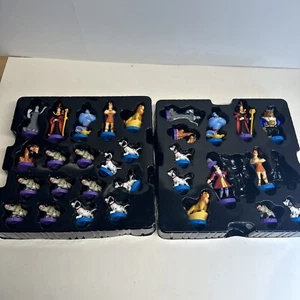 2004 Disney Chess Collector’s Edition Heroes v Villains - 30 Pieces - Picture 1 of 11