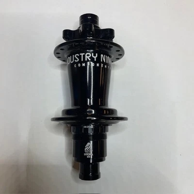 Buje trasero Industry Nine Hydra 12x148 mm XD 6 pernos 32 orificios negro Foto 1 de 4