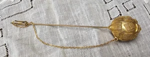 Spilla cappello a sfera decorativa oro 1" vintage con catena unica da collezione - Foto 1 di 6
