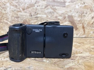 Nikon Coolpix 990 Digital Compact Camera 3.3MP - Black (B2R2) F17 - Picture 1 of 9