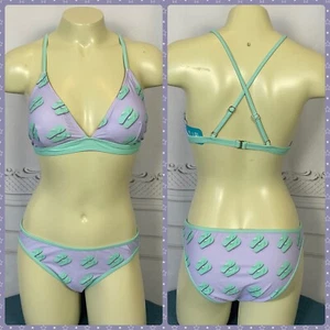 Undercurrent Juniors Mediano Chanclas Triángulo Top Bikini 2 Piezas Traje de Baño Nuevo - Imagen 1 de 8