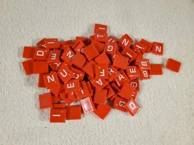 Piezas de repuesto de puntuación electrónica Scrabble 100 azulejos de letras rojas ~ Completo\ Foto 1 de 2