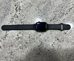 Apple Watch Series 6 44mm (GPS + Cellular) Aluminiowa obudowa - Doskonała - Zdjęcie 1 z 7
