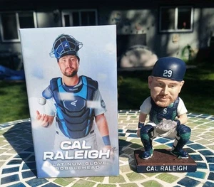 2025 Seattle Mariners Cal Raleigh Platinum Glove Bobblehead 2025/4/7 SGA - Picture 1 of 11