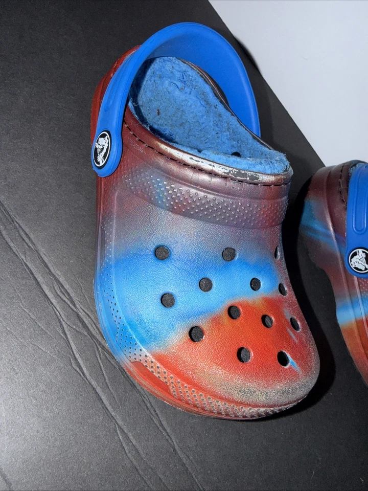 Zuecos Crocs 209349-4JL clásicos forrados fuera de este mundo unisex niños talla C8 Foto 1 de 4