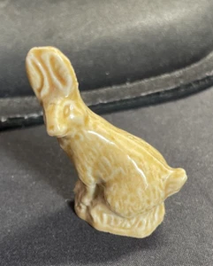 Miniatura porcellana smaltata vintage Wade Whimsey Hare - Foto 1 di 5
