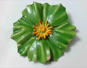 Vintage Green Enameil Flower Brooch - Some Enamel Loss Spots- Look at PICS - Picture 1 of 6