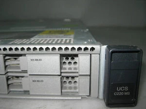 Cisco UCS C220 M3 Server | 2x E5-2660 8C @2.20GHz , 8GB, 2x 300GB, 2x 450W PSU - Picture 1 of 12