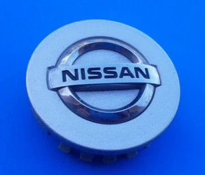 NISSAN 2 3/4 INCHES ARMADA FRONTIER PATHFINDER WHEEL RIM HUB CAP CENTER OEM B22 - Picture 1 of 3