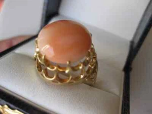 VINTAGE 14K GELBGOLD RING MIT NATÜRLICHER "ENGELSHAUT" KORALLE - Bild 1 von 5