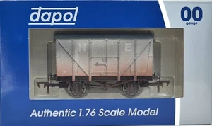 Dapol 4F-016-048 12T Banana Van Wagon 158621 NE Grey Livery - Factory Weathered - Picture 1 of 2