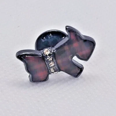 Broche prendedor baquelita imitación ónix Scottie perro terrier con pedrería. Foto 1 de 2