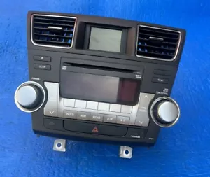 2008 - 2012 TOYOTA Highlander OEM Radio Aux MP3 WMA CD Player Stereo A518AY - Picture 1 of 6