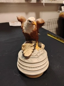 Vintage Weißkopfseeadler Spielfigur/funktioniert/Marke unbekannt - Bild 1 von 12