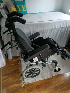 Invacare Rea Azalea TALL, tilt in space wheelchair RRP£2600 FREE LOCAL DELIVERY - Picture 1 of 8