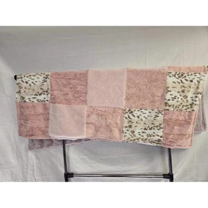 Minky Mamas Patchwork Minky Decke Plüsch weich Überwurf ca. 60x45 rosa grau - Bild 1 von 6