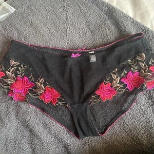 lepel mesh/lacy briefs size medium - Picture 1 of 3